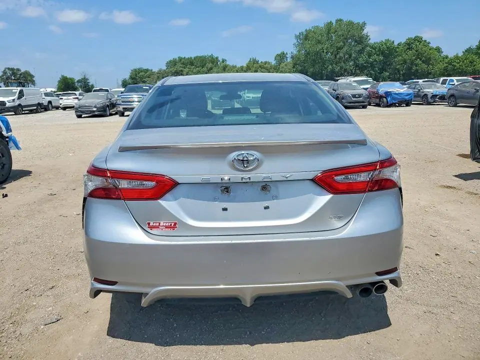 2018 TOYOTA CAMRY SE  