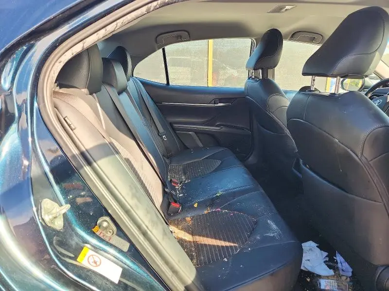 2019 TOYOTA CAMRY SE  