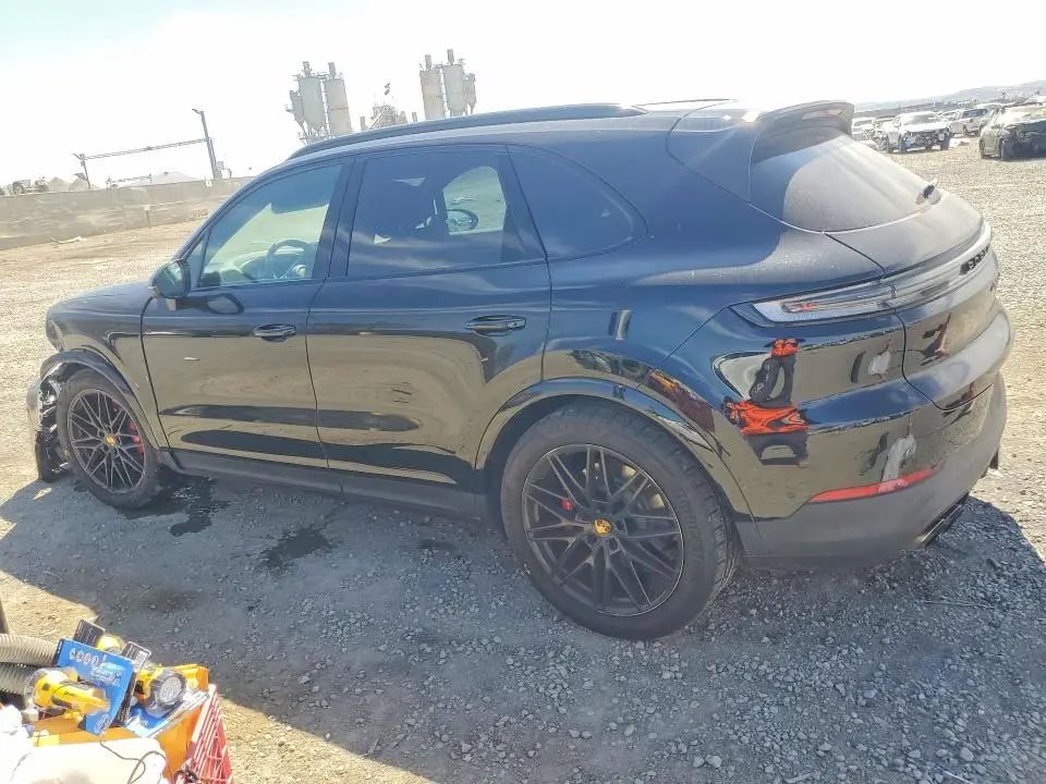 2024 PORSCHE CAYENNE S  