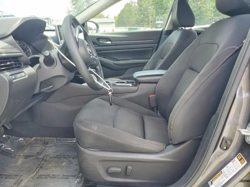 2024 NISSAN ALTIMA SV  