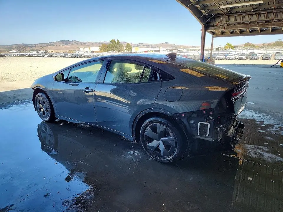 2024 TOYOTA PRIUS LE  