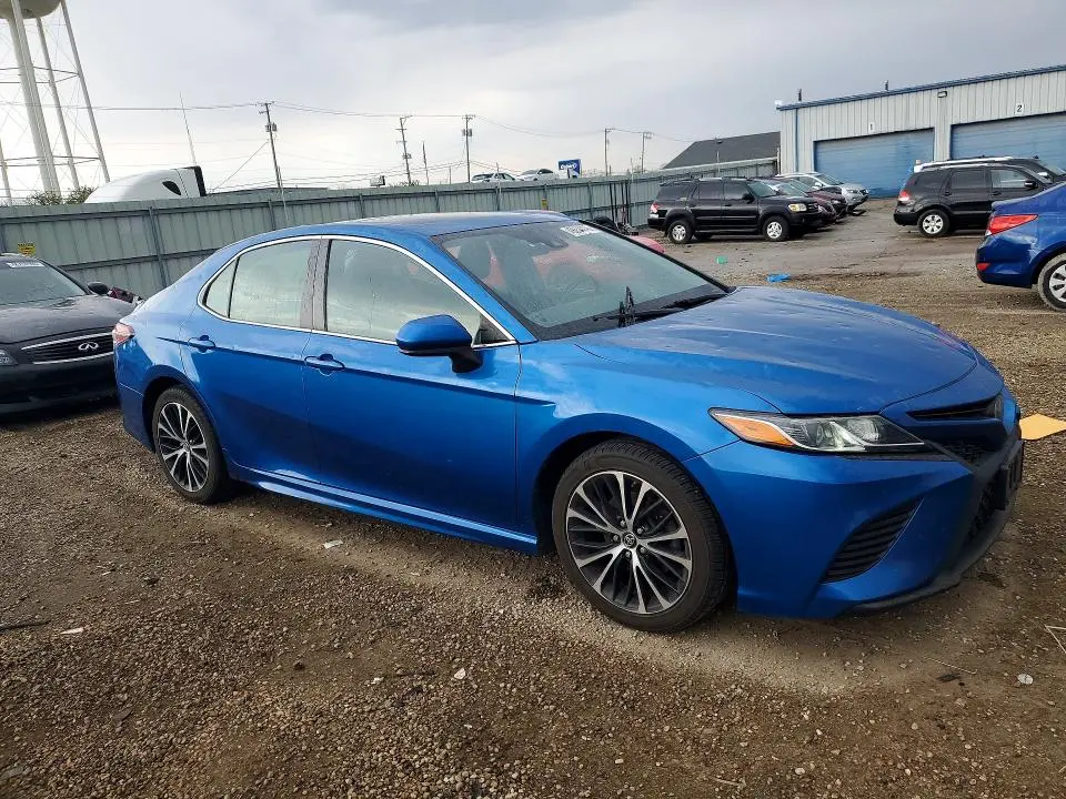 2019 TOYOTA CAMRY SE  