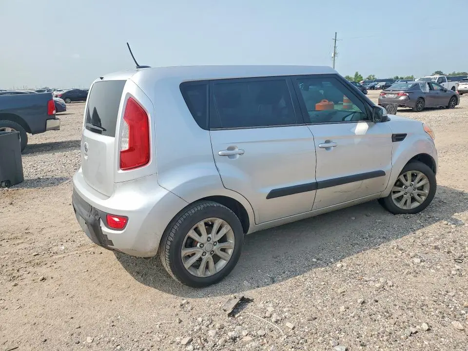 2012 KIA SOUL +  