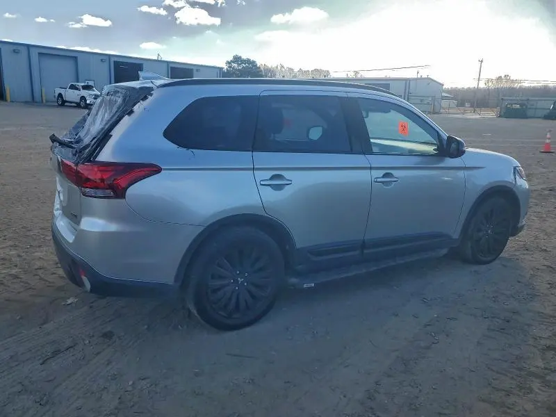 2020 MITSUBISHI OUTLANDER SE  