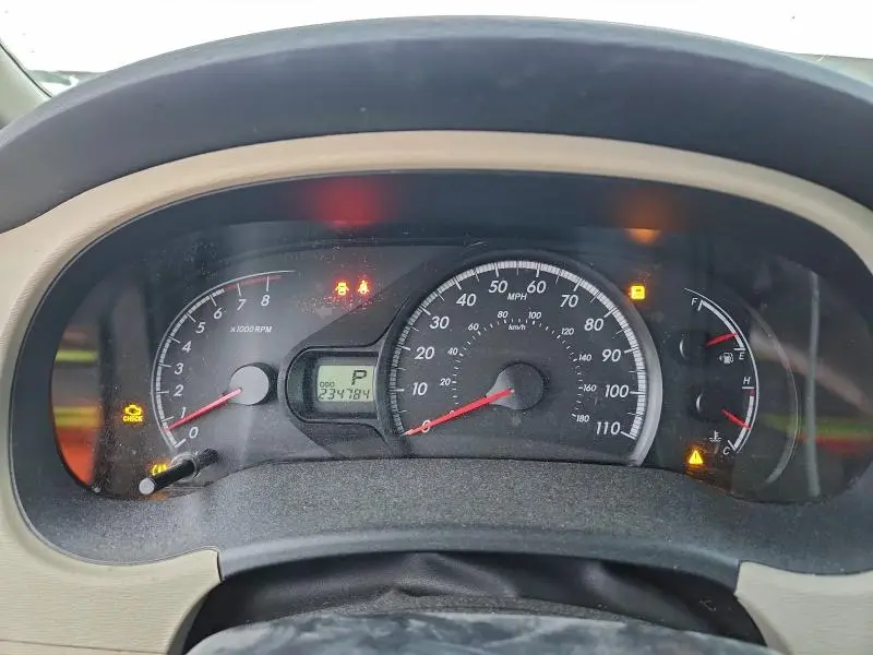 2011 TOYOTA SIENNA LE  