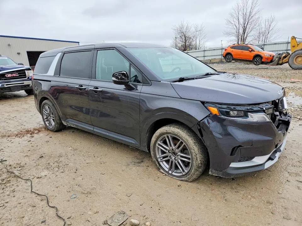 2022 KIA CARNIVAL LX  