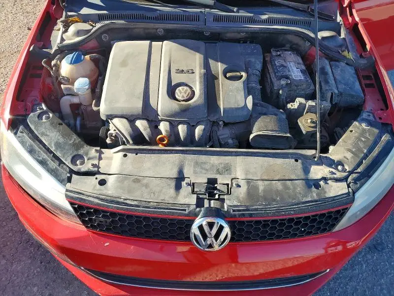 2013 VOLKSWAGEN JETTA SE  