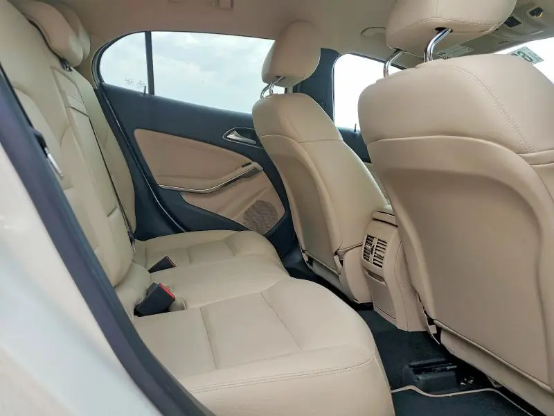 2015 MERCEDES-BENZ GLA 250  