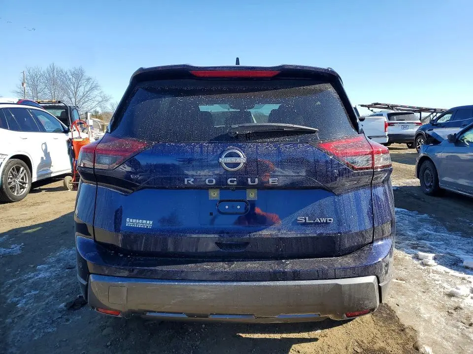 2024 NISSAN ROGUE SL  