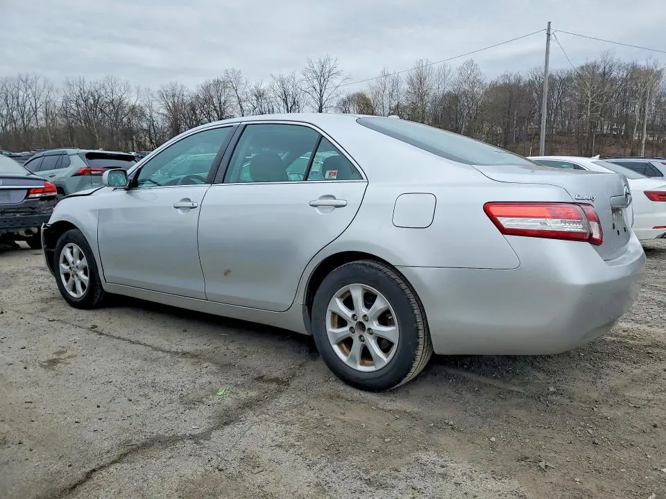 2011 TOYOTA CAMRY LE  