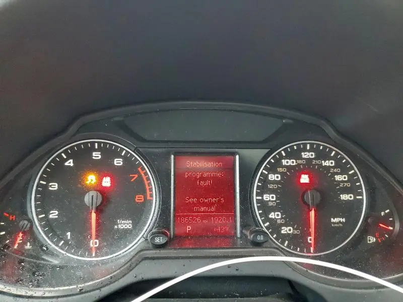 2011 AUDI Q5 PREMIUM  