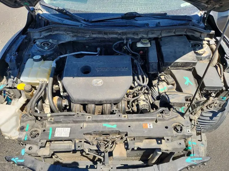 2011 MAZDA 3 S  