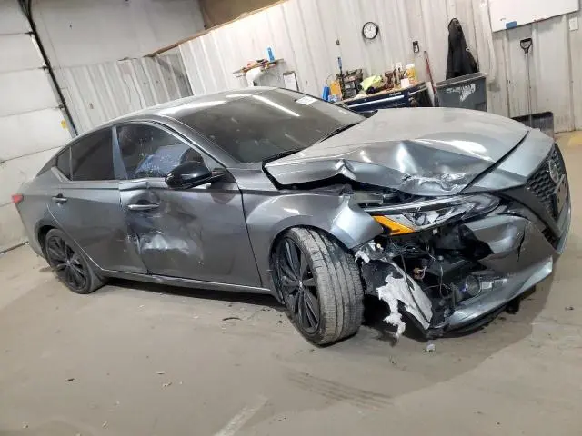 2022 NISSAN ALTIMA SR  