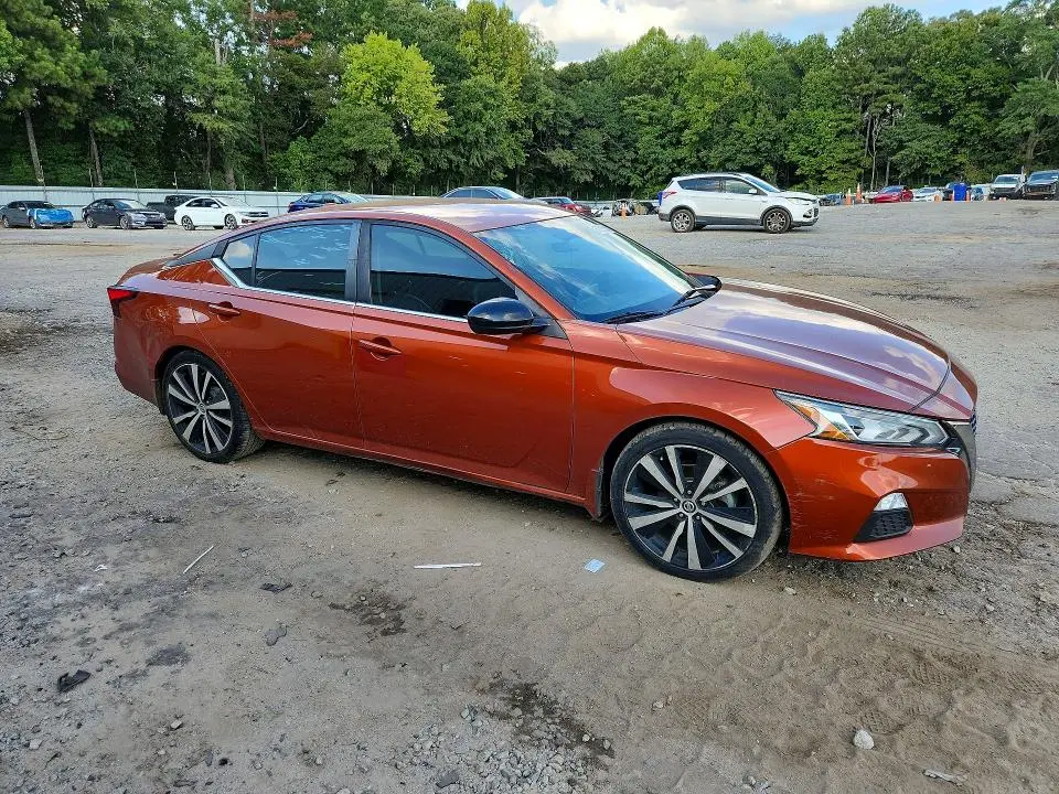 2019 NISSAN ALTIMA SR  