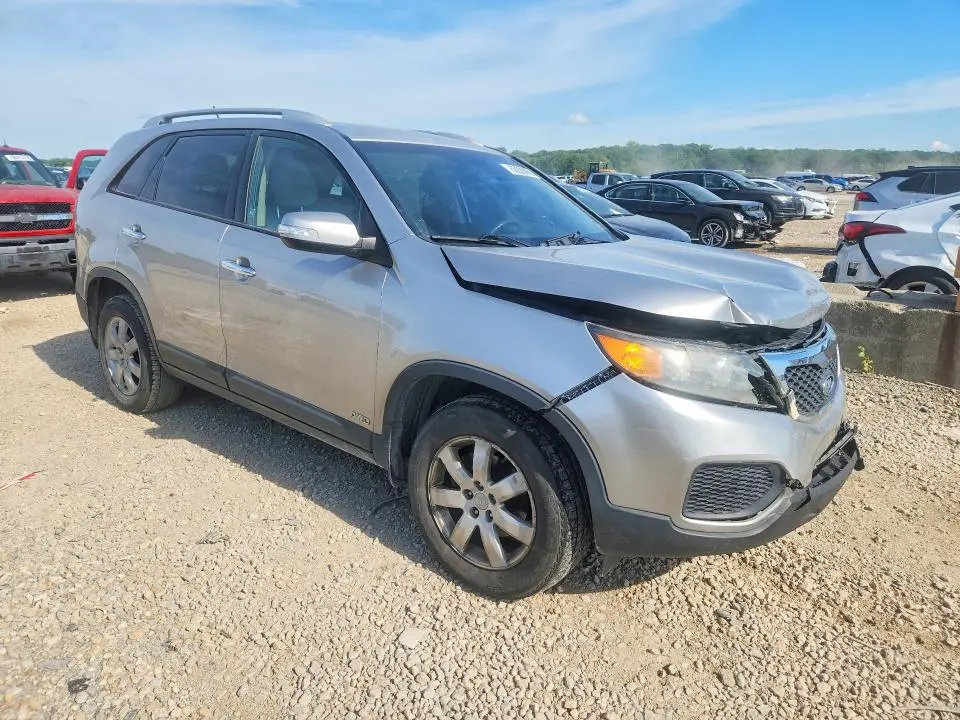 2013 KIA SORENTO LX  