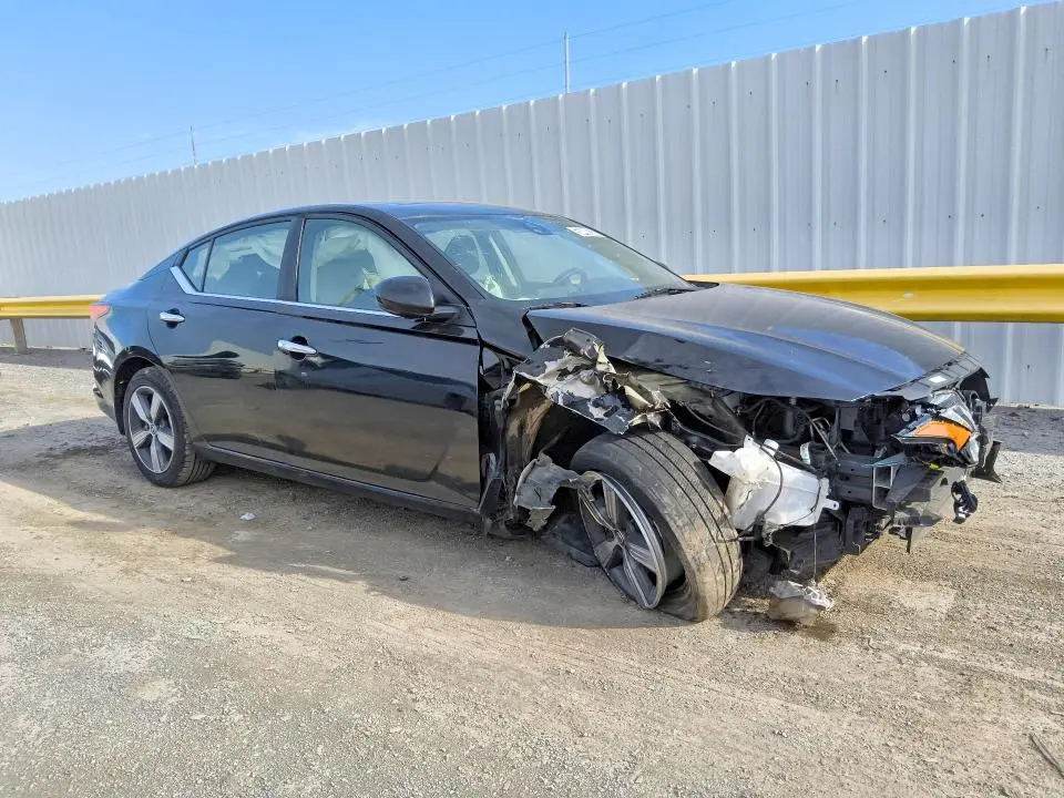2021 NISSAN ALTIMA SV  