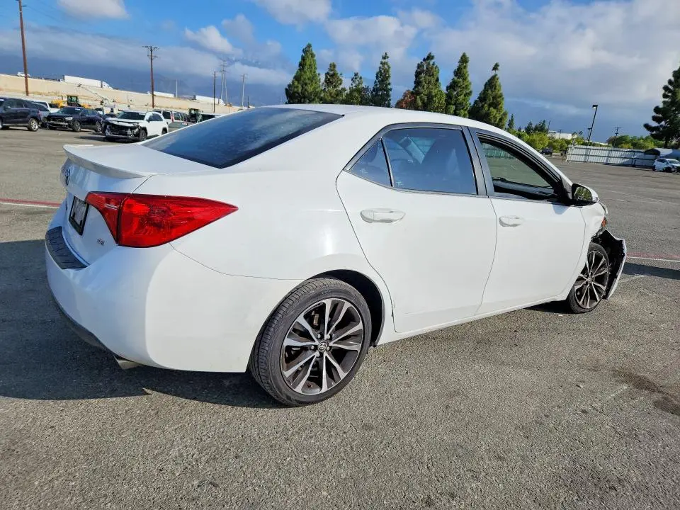 2017 TOYOTA COROLLA SE  