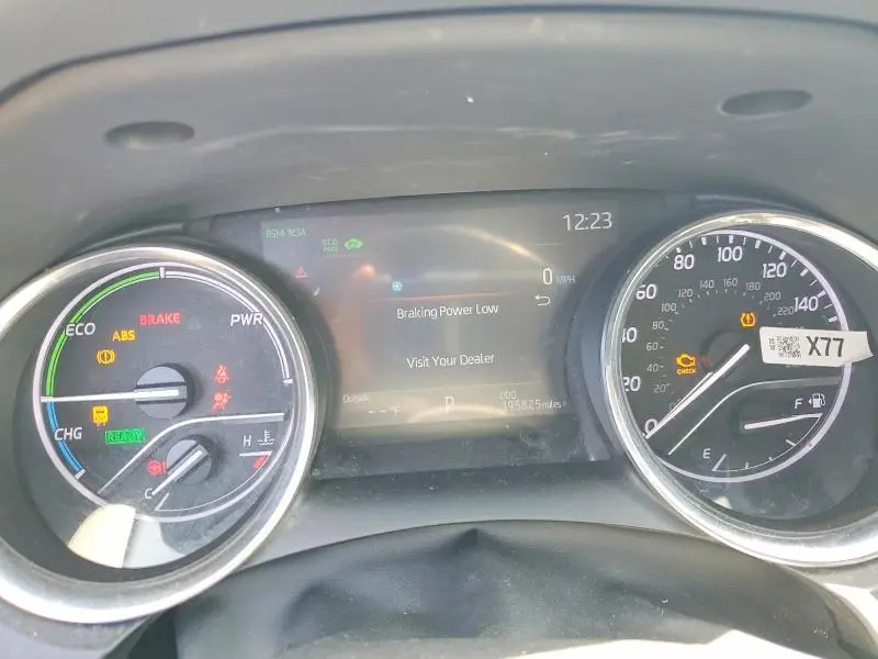 2020 TOYOTA CAMRY XLE  