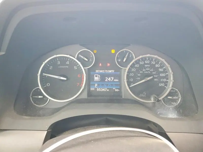 2016 TOYOTA TUNDRA CREWMAX SR5  