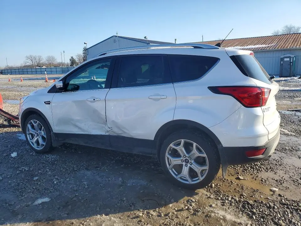 2019 FORD ESCAPE TITANIUM  