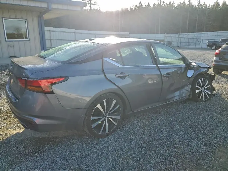 2021 NISSAN ALTIMA SR  