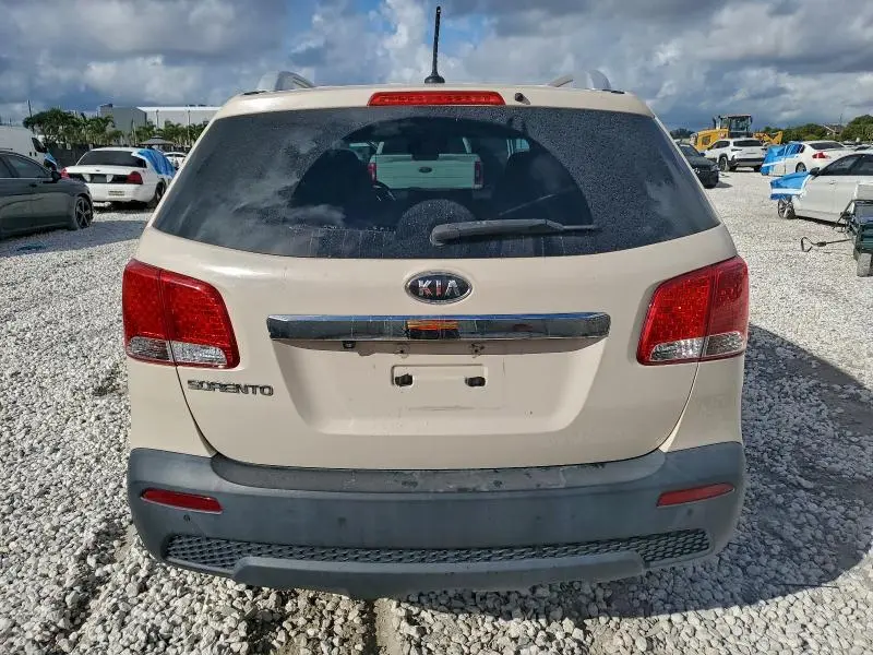 2011 KIA SORENTO BASE  