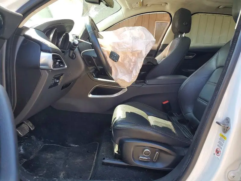 2019 JAGUAR F-PACE PRESTIGE  