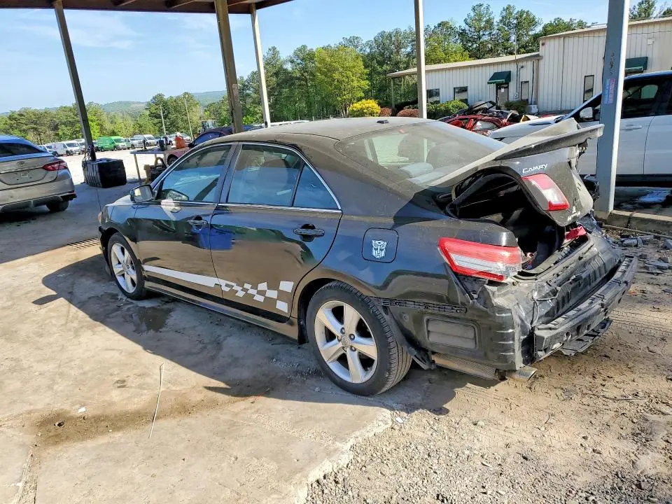 2011 TOYOTA CAMRY SE  