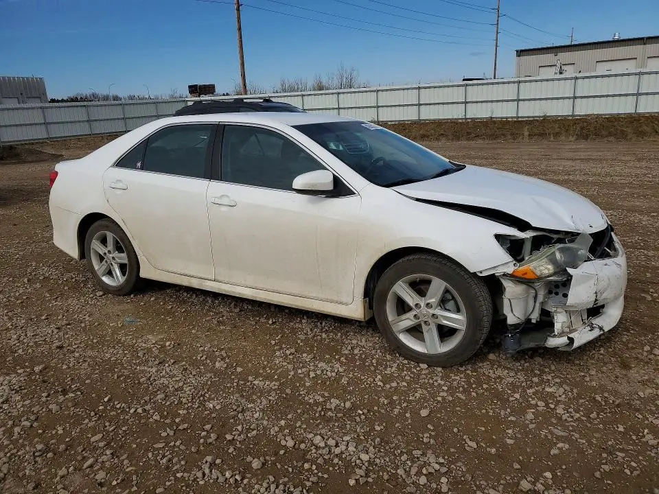 2013 TOYOTA CAMRY SE  