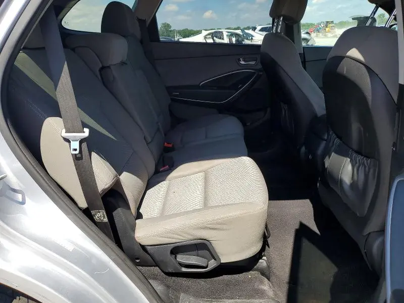 2016 HYUNDAI SANTA FE SE  