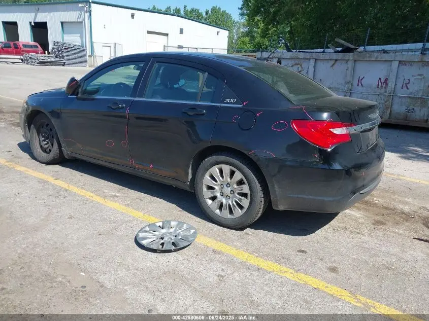 2013 CHRYSLER 200 LX