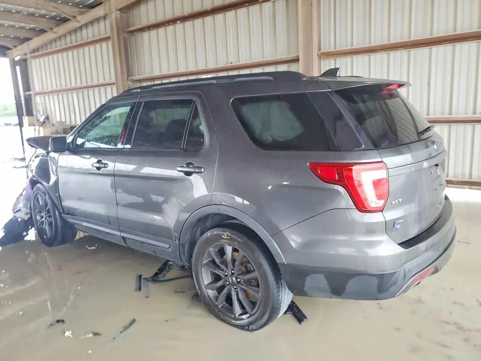 2017 FORD EXPLORER XLT  