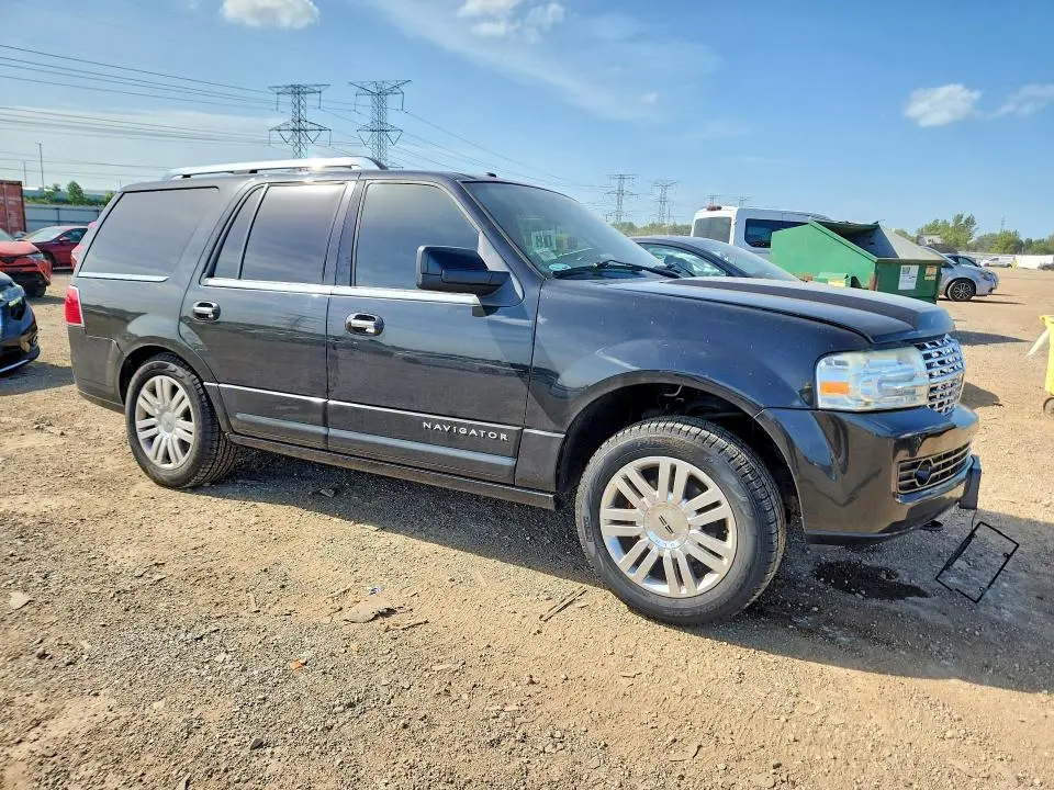 2011 LINCOLN NAVIGATOR   
