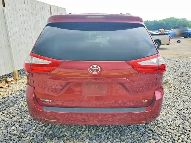 2016 TOYOTA SIENNA LE  