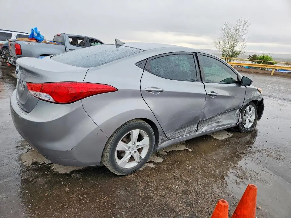 2011 HYUNDAI ELANTRA   