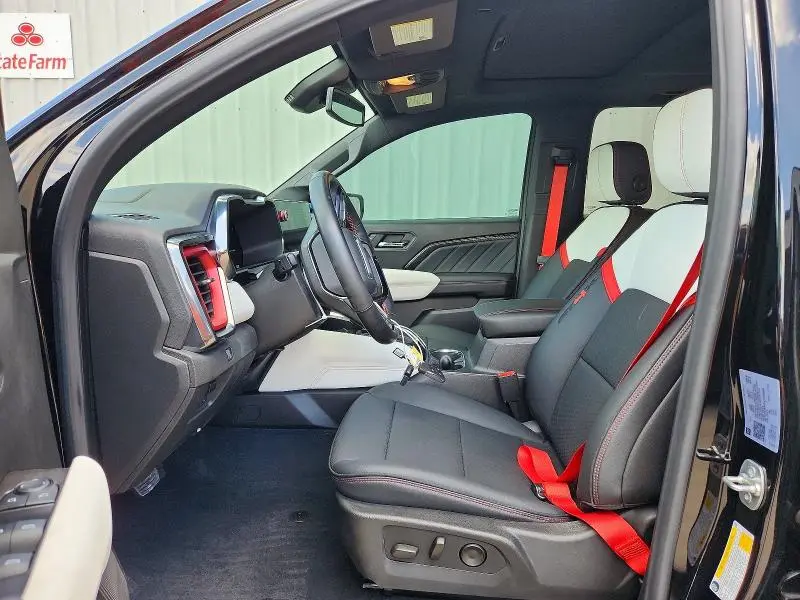 2025 GMC CANYON AT4  