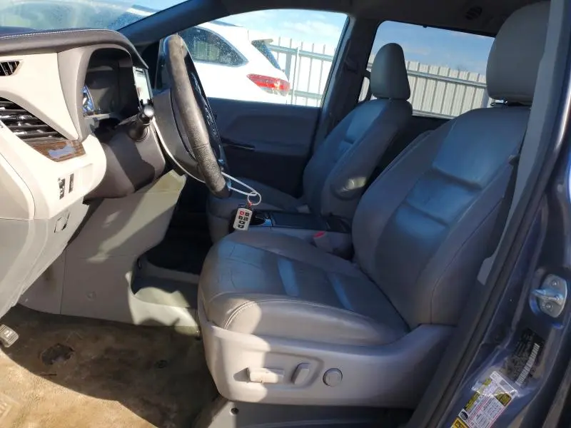 2016 TOYOTA SIENNA XLE 8-PASSENGER  