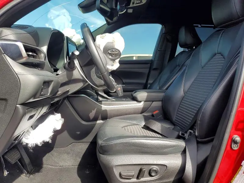2021 TOYOTA HIGHLANDER XSE  