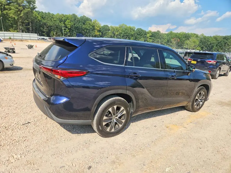 2020 TOYOTA HIGHLANDER XLE  