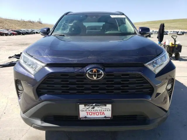 2021 TOYOTA RAV4 XLE  