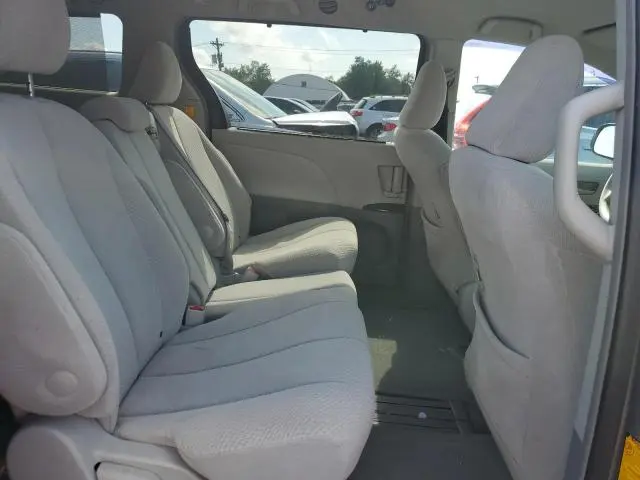 2011 TOYOTA SIENNA LE  