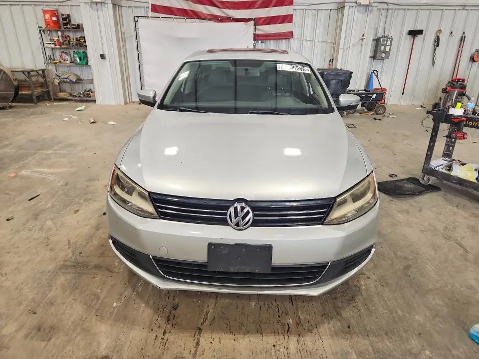 2014 VOLKSWAGEN JETTA SE  