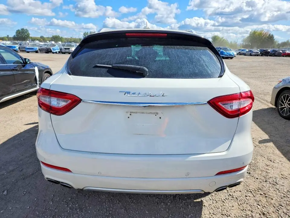 2017 MASERATI LEVANTE LUXURY  