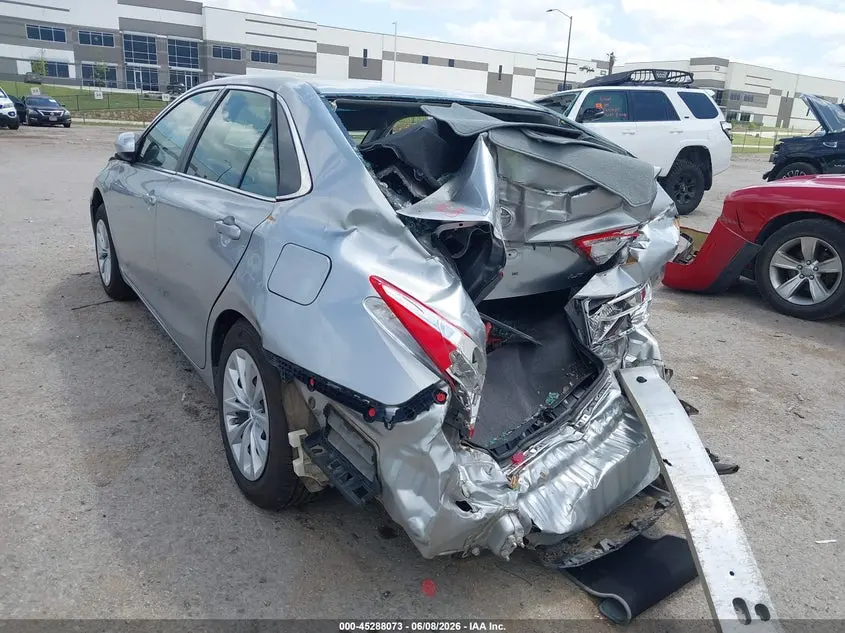 2015 TOYOTA CAMRY LE