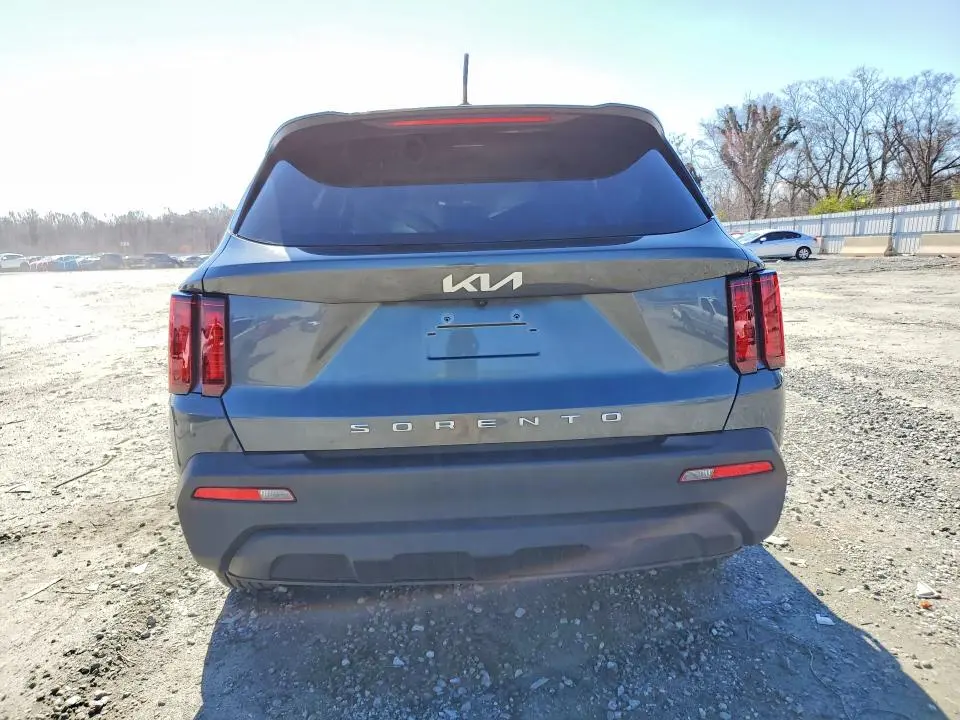 2022 KIA SORENTO LX  