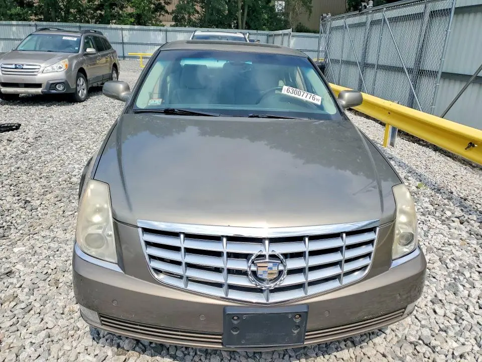 2011 CADILLAC DTS LUXURY COLLECTION  