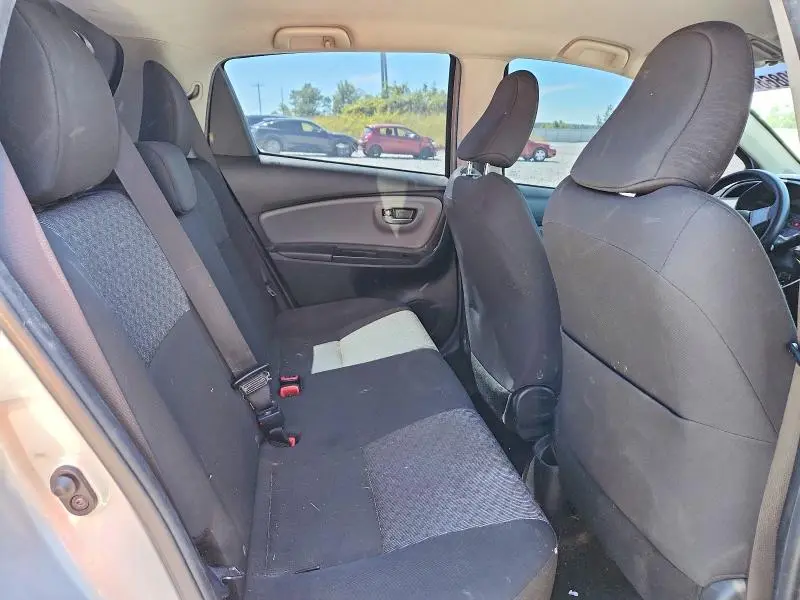 2015 TOYOTA YARIS 5-DOOR LE  