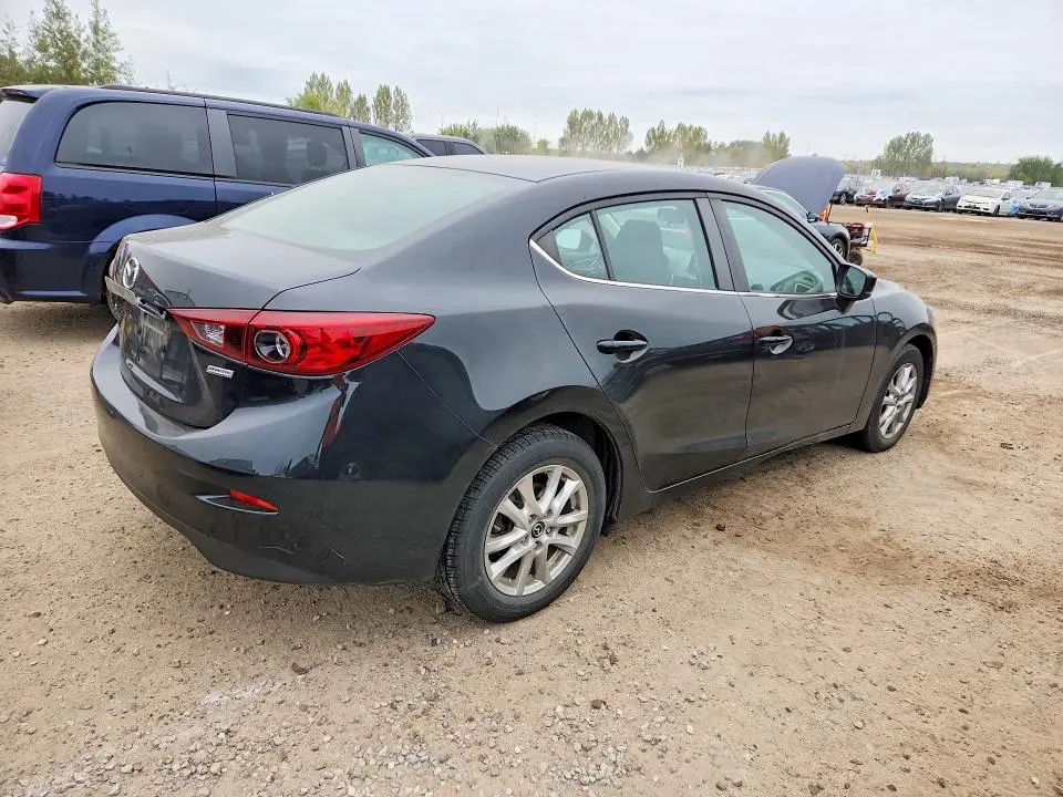 2018 MAZDA 3 GS  