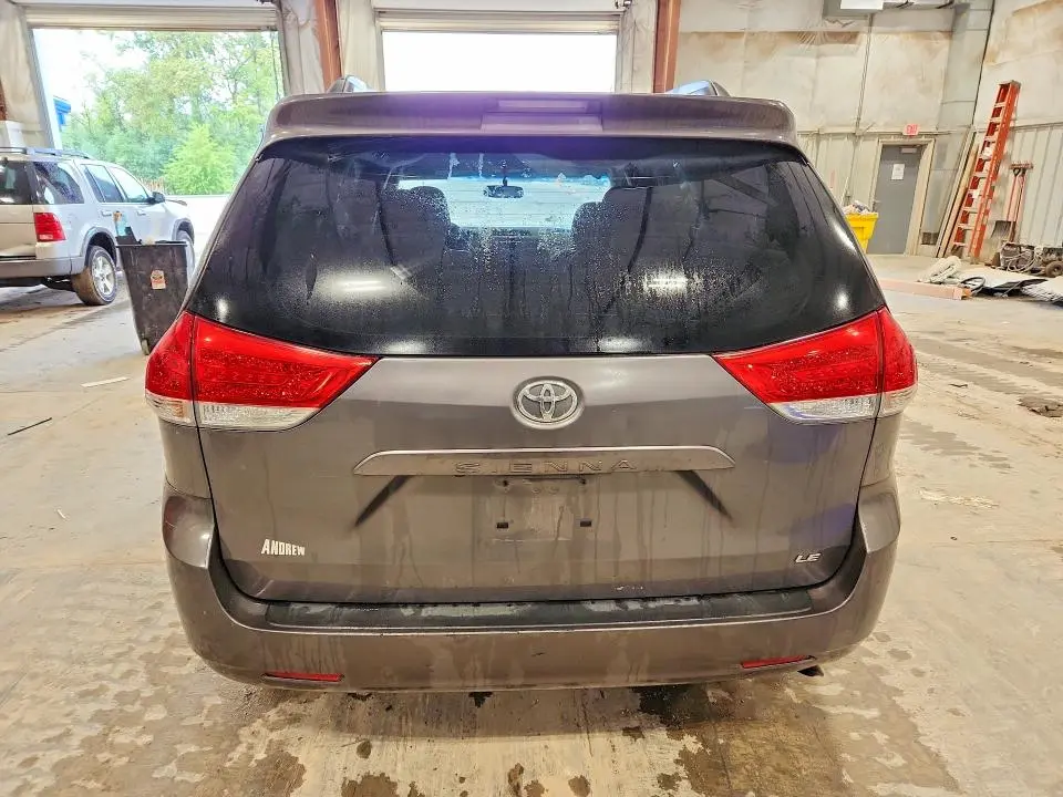 2012 TOYOTA SIENNA LE  