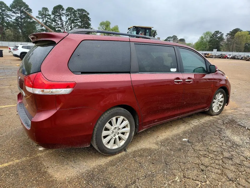 2014 TOYOTA SIENNA LIMITED 7-PASSENGER  
